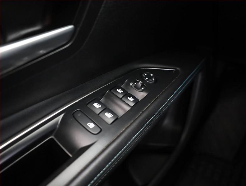 Peugeot 5008 (2021) 1.5 BlueHDi, Automat, 7 míst - fotka 12 z 19
