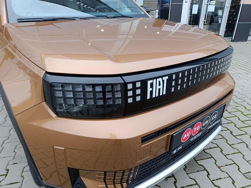 Fiat Grande Panda (2025) 113k BEV 44kWh La Prima - fotka 20 z 24