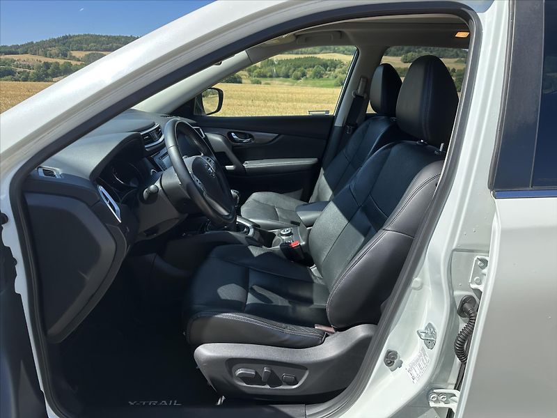 Nissan X-Trail 1,6 dCi 96kw 4WD Kůže Panorama - fotka 12 z 39