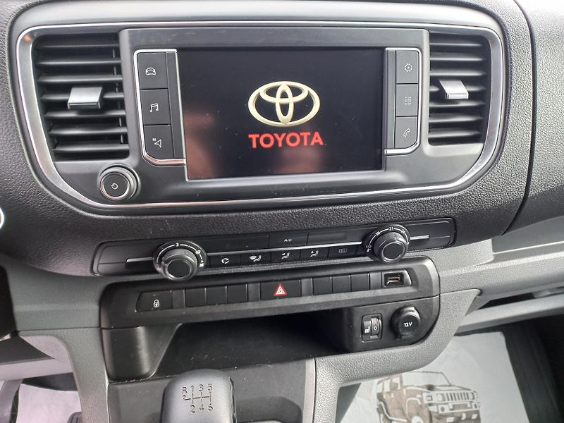 Toyota ProAce (2023) 2.0D-4D 106kW L2 9-míst ČR DPH - fotka 16 z 18