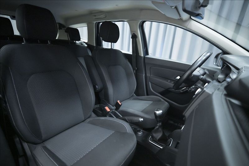 Dacia Duster 1,5 Blue dCi 4WD COMFORT TAŽNÉ - fotka 9 z 34