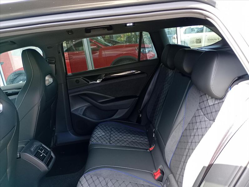 Volkswagen Passat (2026) 2,0 TDI 110kW 7DSG  R-Line Peo - fotka 18 z 19