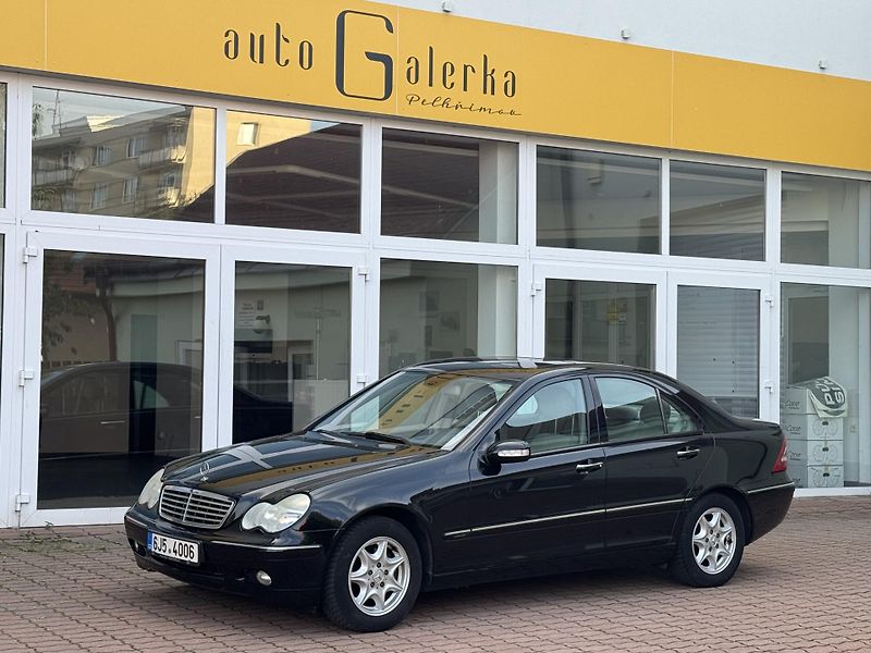 Mercedes-Benz Třídy C (2005) 200 kompressor - fotka 1 z 11
