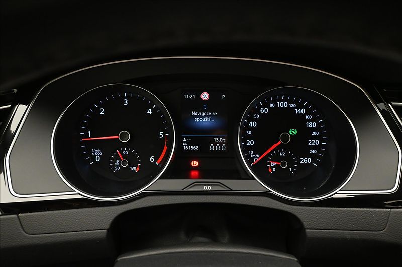 Volkswagen Passat 2,0 TDI 147kW DSG 4x4 Business - fotka 14 z 25