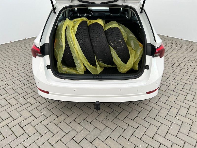 Škoda Octavia (2023) com. 2.0TDi! ČR+1. maj! TAŽNÉ! - fotka 10 z 39