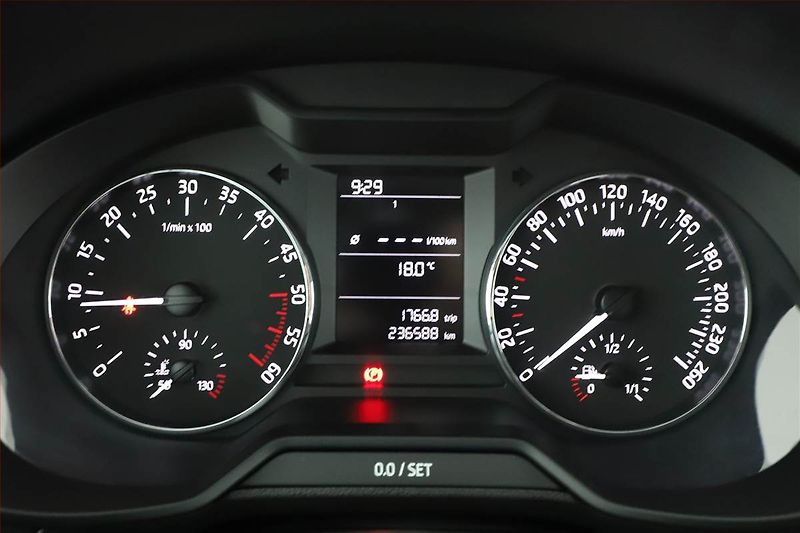 Škoda Octavia (2014) 1.6 TDI, Serv.kniha, Tempomat - fotka 11 z 13