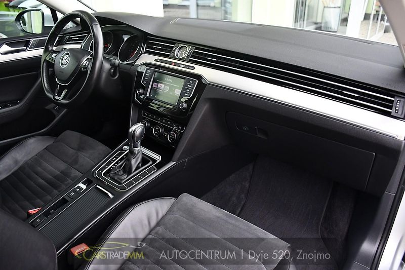 Volkswagen Passat 2,0TDi DSG NAVI 2xKOLA  - fotka 16 z 51