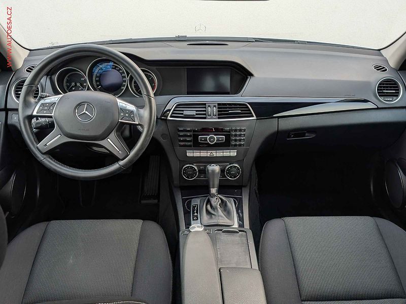 Mercedes-Benz Třídy C (2011) 2.2 CDi, ČR, AT, xenon - fotka 8 z 17