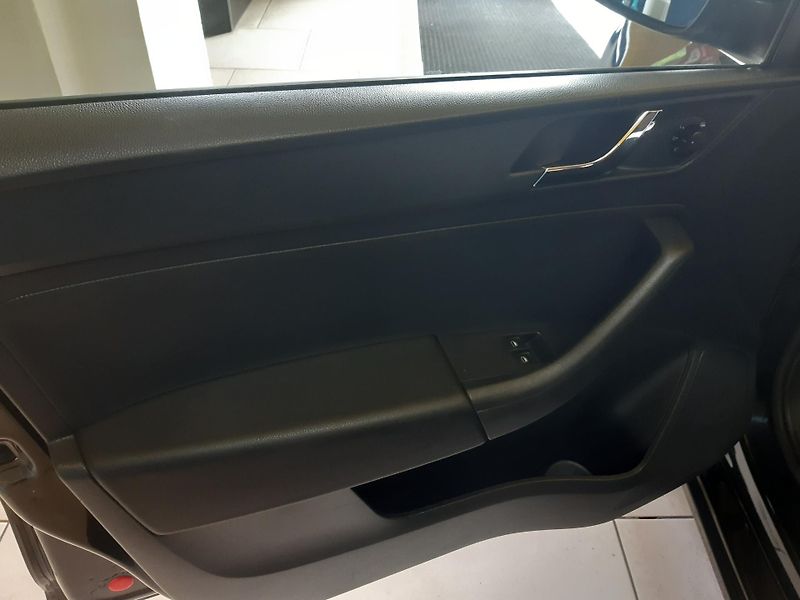Škoda Rapid 1.2 TSI DIGIKLIMA TAŽNÉ        - fotka 15 z 21