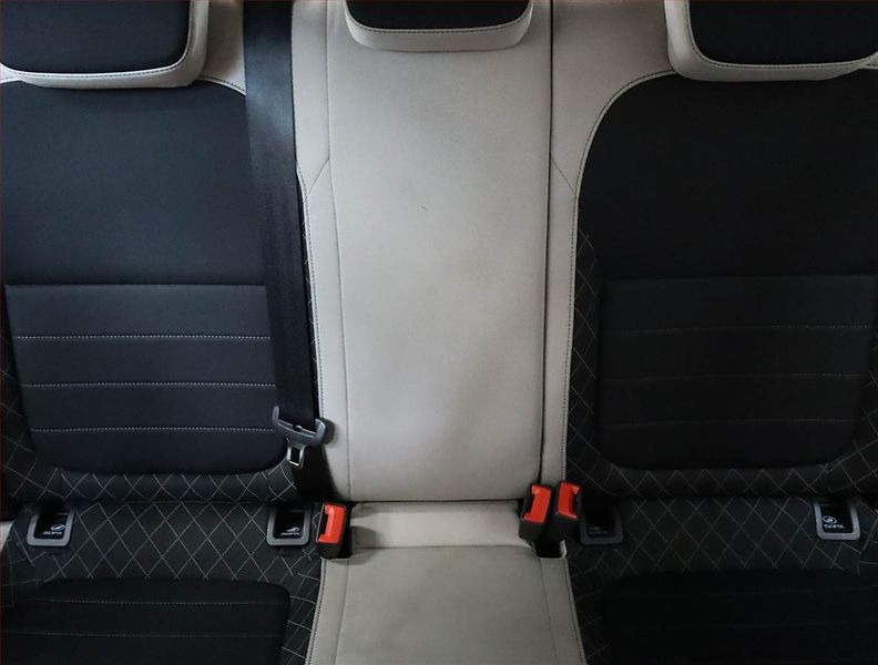 Škoda Fabia (2017) 1.2 TSI, Tempomat - fotka 10 z 23