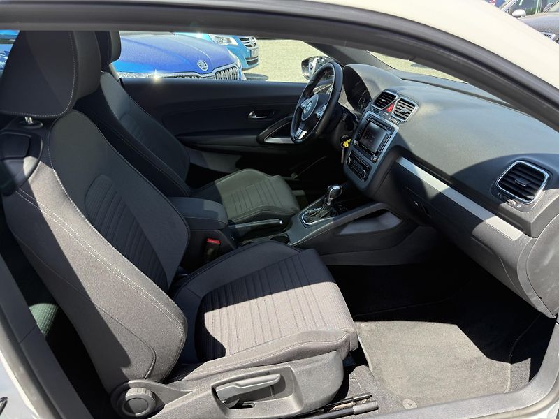 Volkswagen Scirocco 2.0 TDI DSG SPORT 125KW - fotka 9 z 13