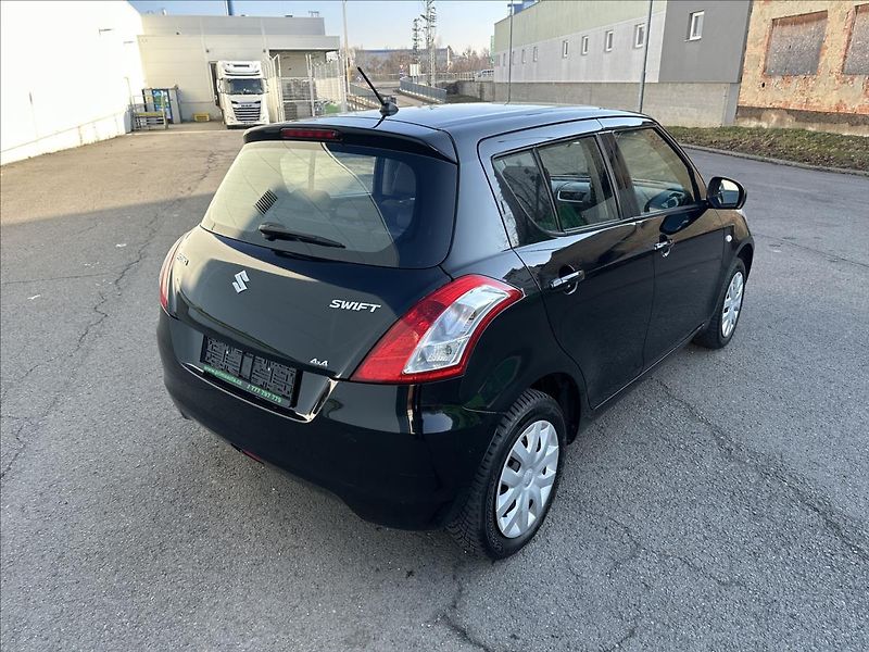 Suzuki Swift 1,2 4x4 - fotka 3 z 19