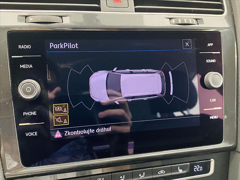 Volkswagen Golf 1,6 TDI 85kW LED Comfortline - fotka 17 z 26