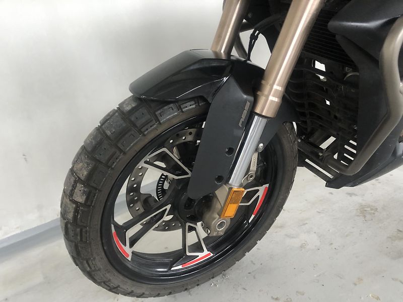 Zontes 125 G1 Scrambler - fotka 9 z 19