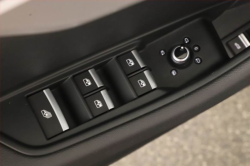 Audi A5 (2024) 40 TFSI - fotka 24 z 24