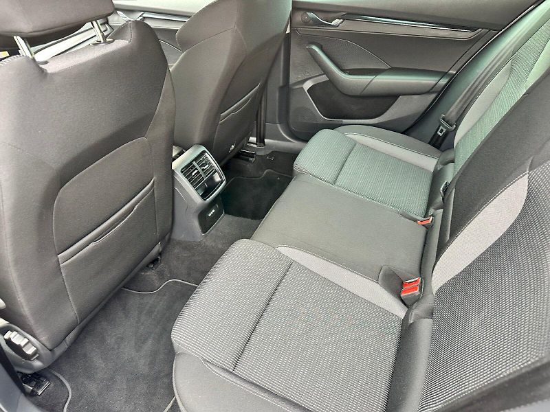 Škoda Octavia (2023) 2.0 TDI 85kW Ambition Combi - fotka 18 z 22