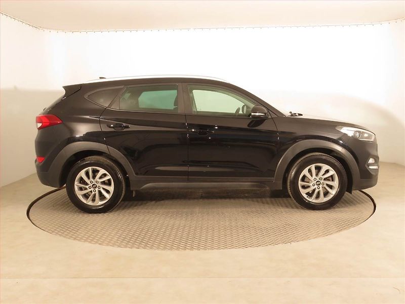 Hyundai Tucson (2017) 1.7 CRDi, Automat, Serv.kniha - fotka 6 z 17