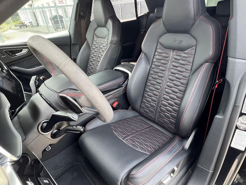 Audi RS Q8 (2021) Audi RS Q8 Full výbava, TOP st - fotka 19 z 39