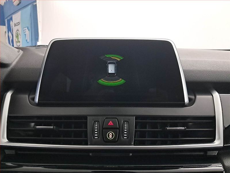 BMW Řada 2 (2019) 218i Gran Tourer, Automat - fotka 17 z 20