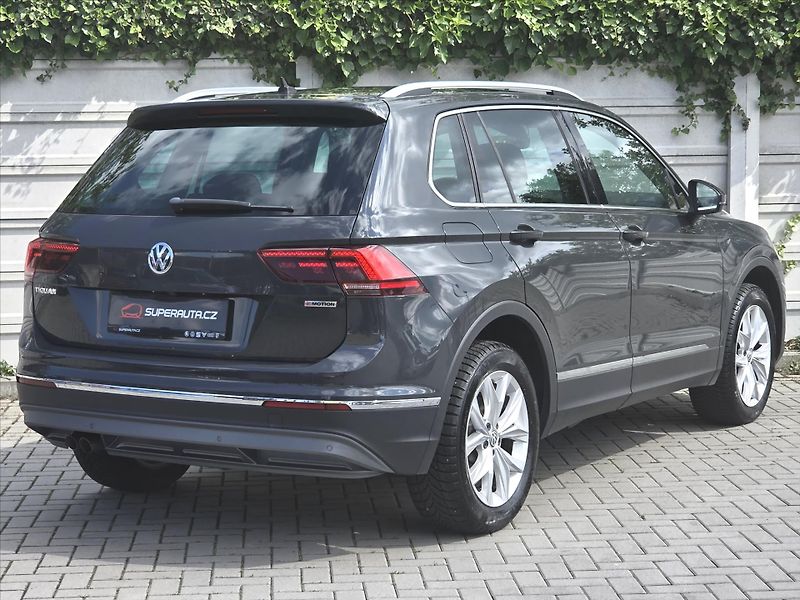 Volkswagen Tiguan 2,0 TDi 4x4 DSG Highline ČR 1. - fotka 6 z 21