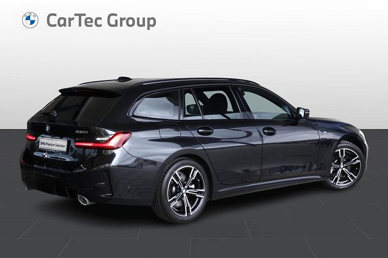 BMW Řada 3 330i xDrive Touring - fotka 6 z 24