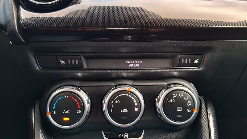 Mazda 2 1.5 benzin 66 kw max. výbava - fotka 26 z 30