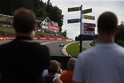 GP F1 2016 Belgie - pohled z divácké zóny na Nica Rosberga (Mercedes)