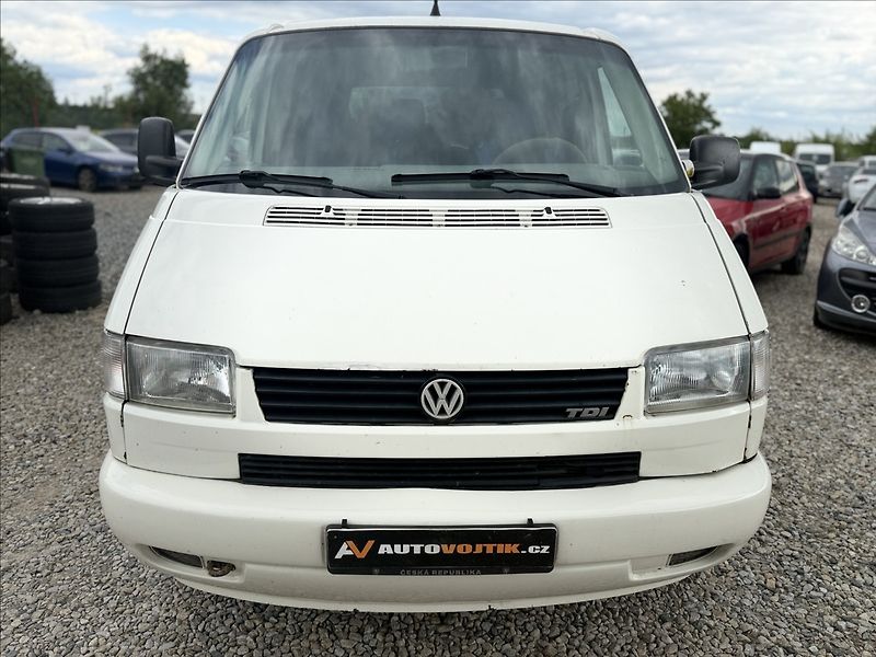 Volkswagen Transporter 2,5 TDI 9MÍST - fotka 2 z 12