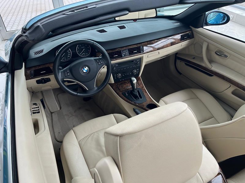 BMW Řada 3 320 i  E93  Cabrio  - fotka 6 z 14