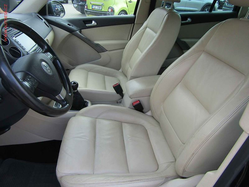 Volkswagen Tiguan (2009) 2.0 TDI 4x4, autoAC - fotka 9 z 20