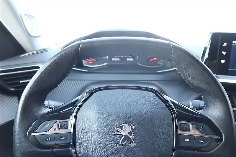 Peugeot 2008 (2021) 1.2 PureTech, Serv.kniha - fotka 16 z 17