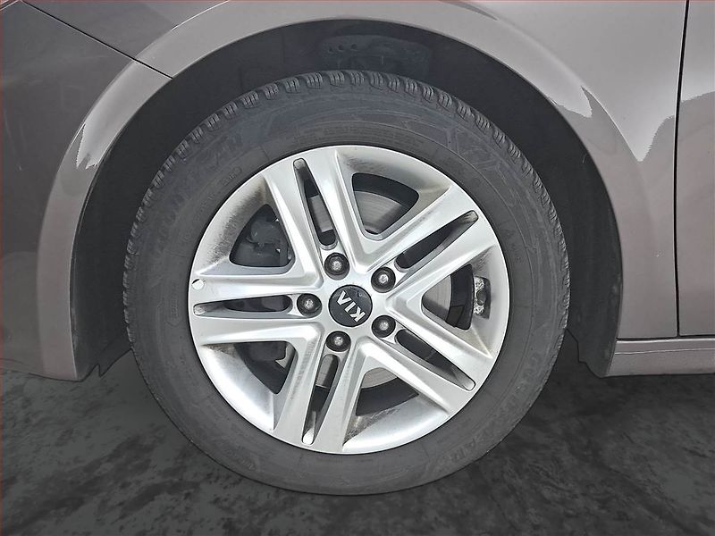 Kia Ceed (2020) Exclusive 1.4 T-GDI - fotka 15 z 20