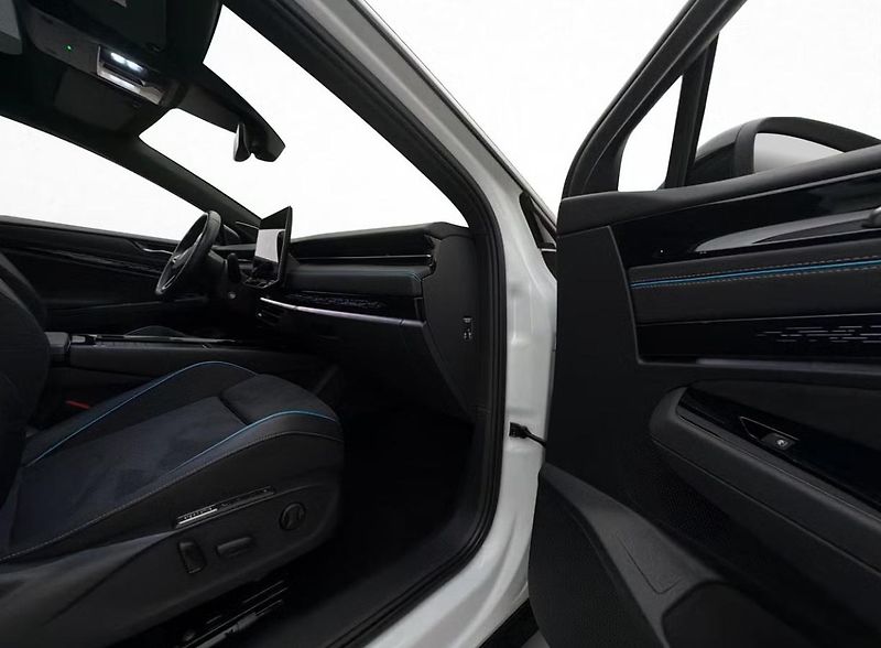 Volkswagen ID.7 Pro 360k Masáž Matrix HuD Pano - fotka 24 z 36