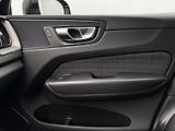 Volvo XC60 B5 AWD CORE CZ AUT 1.MAJ - náhled 25