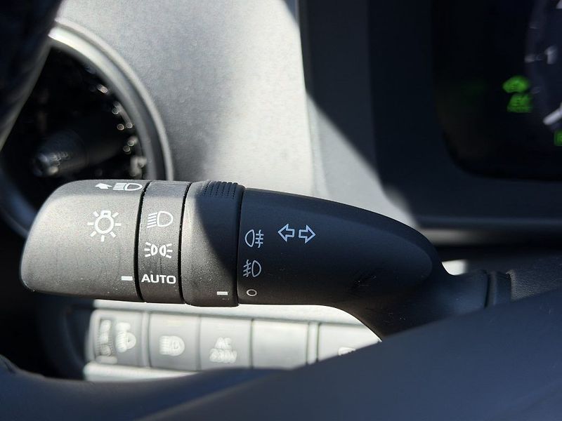 Toyota C-HR 2.0L PHEV Style - fotka 18 z 25