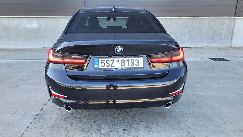 BMW Řada 3 320D XDRIVE  - fotka 10 z 23