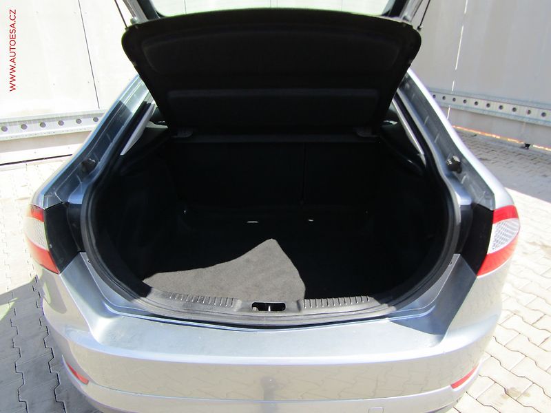 Ford Mondeo (2008) 1.6 Ti-VCT, AC, TZ, park - fotka 7 z 19