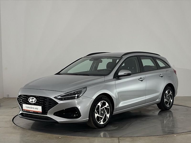 Hyundai i30 Smart DCT - fotka 1 z 26