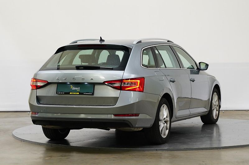 Škoda Superb - fotka 2 z 26