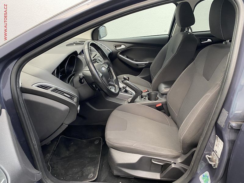 Ford Focus (2012) 1.6TDCi, ČR, AC, tempo - fotka 9 z 16