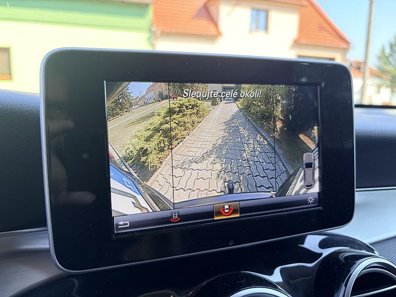 Mercedes-Benz GLC 220D 4MATIC - fotka 39 z 49