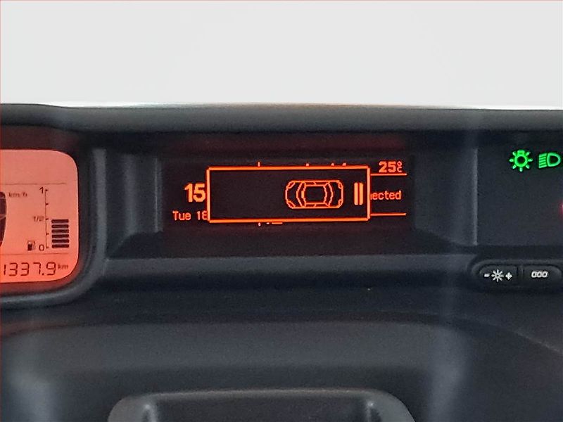 Citroën C3 Picasso (2016) 1.4 i, Serv.kniha, Tempomat - fotka 17 z 18