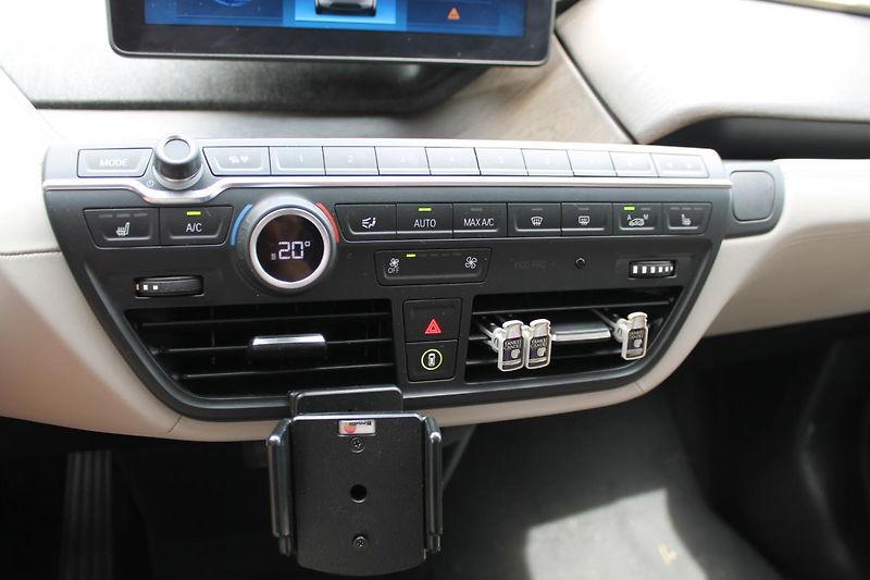 BMW i3 (2017) s 135kW Harman Kardon - fotka 22 z 36