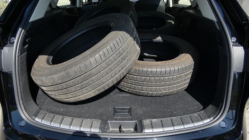 Lexus NX 350h 2.5 E-CVT Comfort Top - fotka 21 z 24