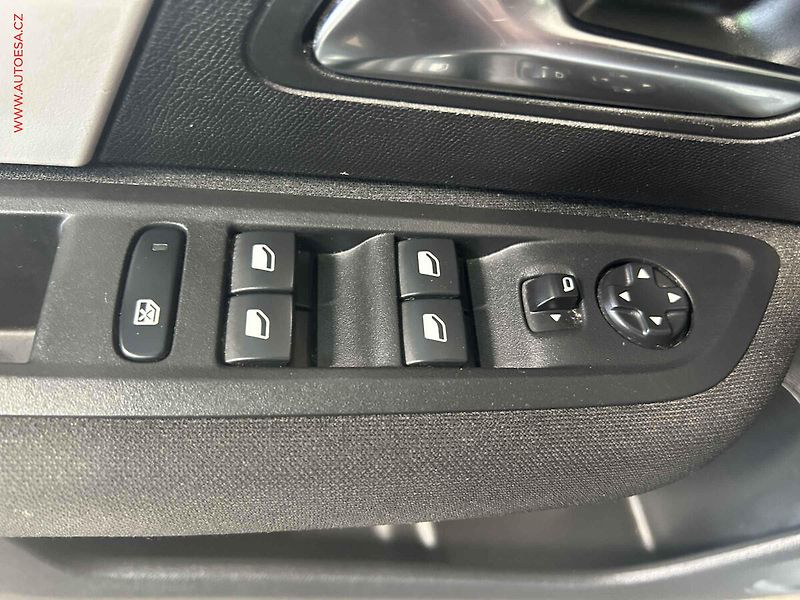 Citroën C4 (2022) 1.5 HDi, 2.maj,ČR, Feel, LED - fotka 11 z 18