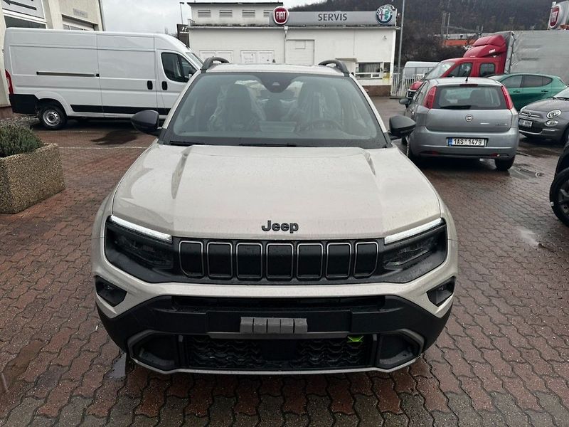 Jeep Avenger 4xe Upland 1.2 Turbo e-Hybrid - fotka 3 z 12