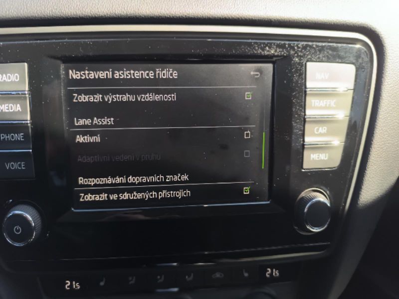 Škoda Octavia 2.0 TDi DSG Style - fotka 19 z 26