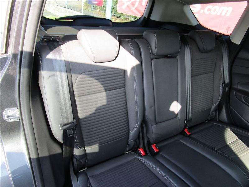 Ford Kuga 2.0TDCi 132kW AWD, automat - fotka 25 z 41