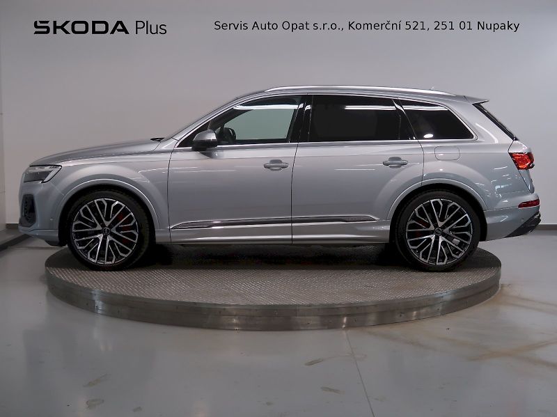 Audi Q7 (2025) S-LINE 60 TFSI e QUATTRO - fotka 3 z 35