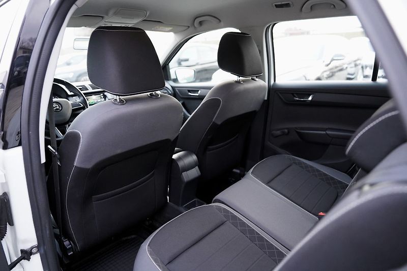 Škoda Fabia 1.0 TSI 70kW Ambition ČR - fotka 30 z 36